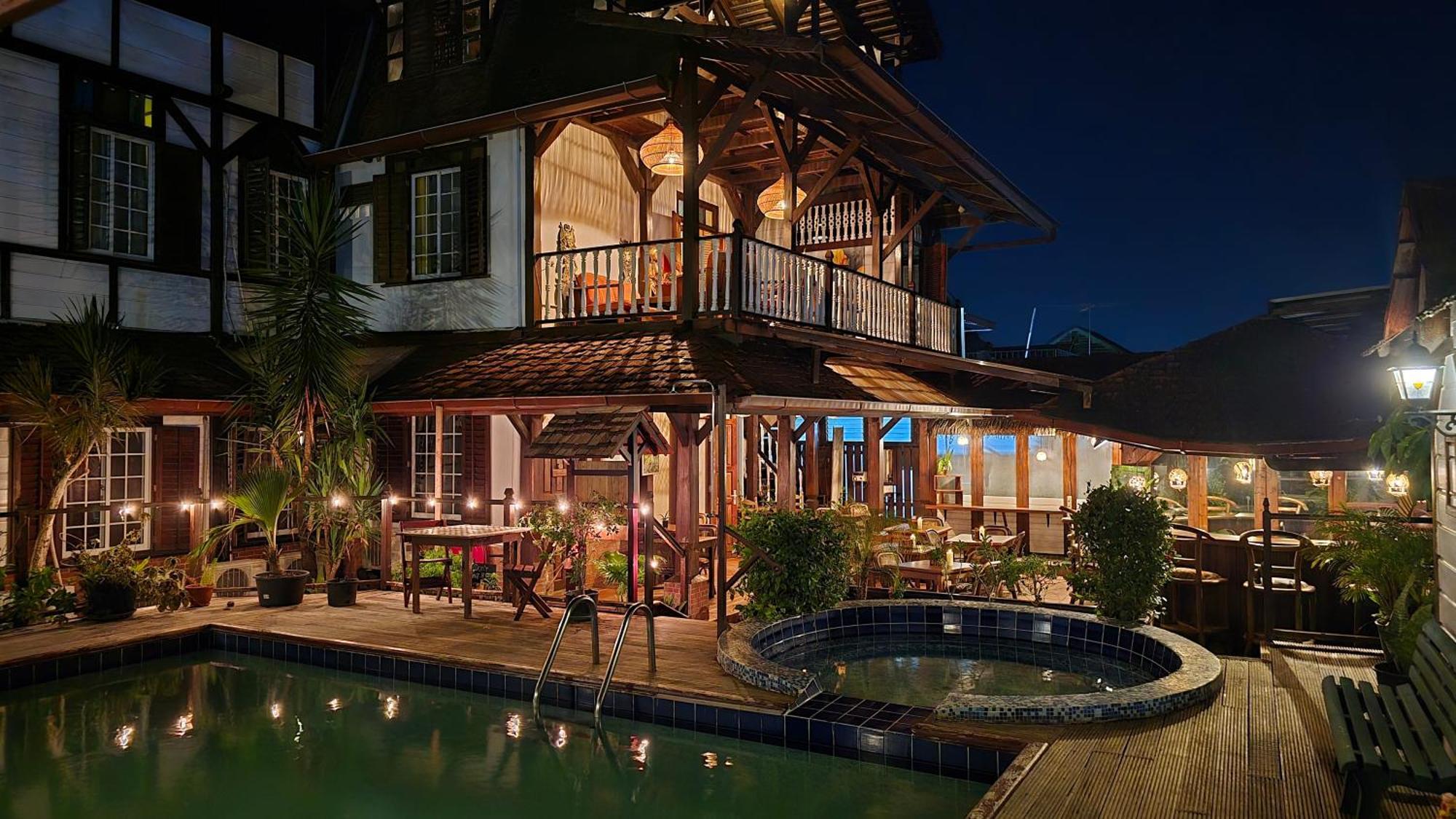 Greenheart Boutique Hotel パラマリボ エクステリア 写真