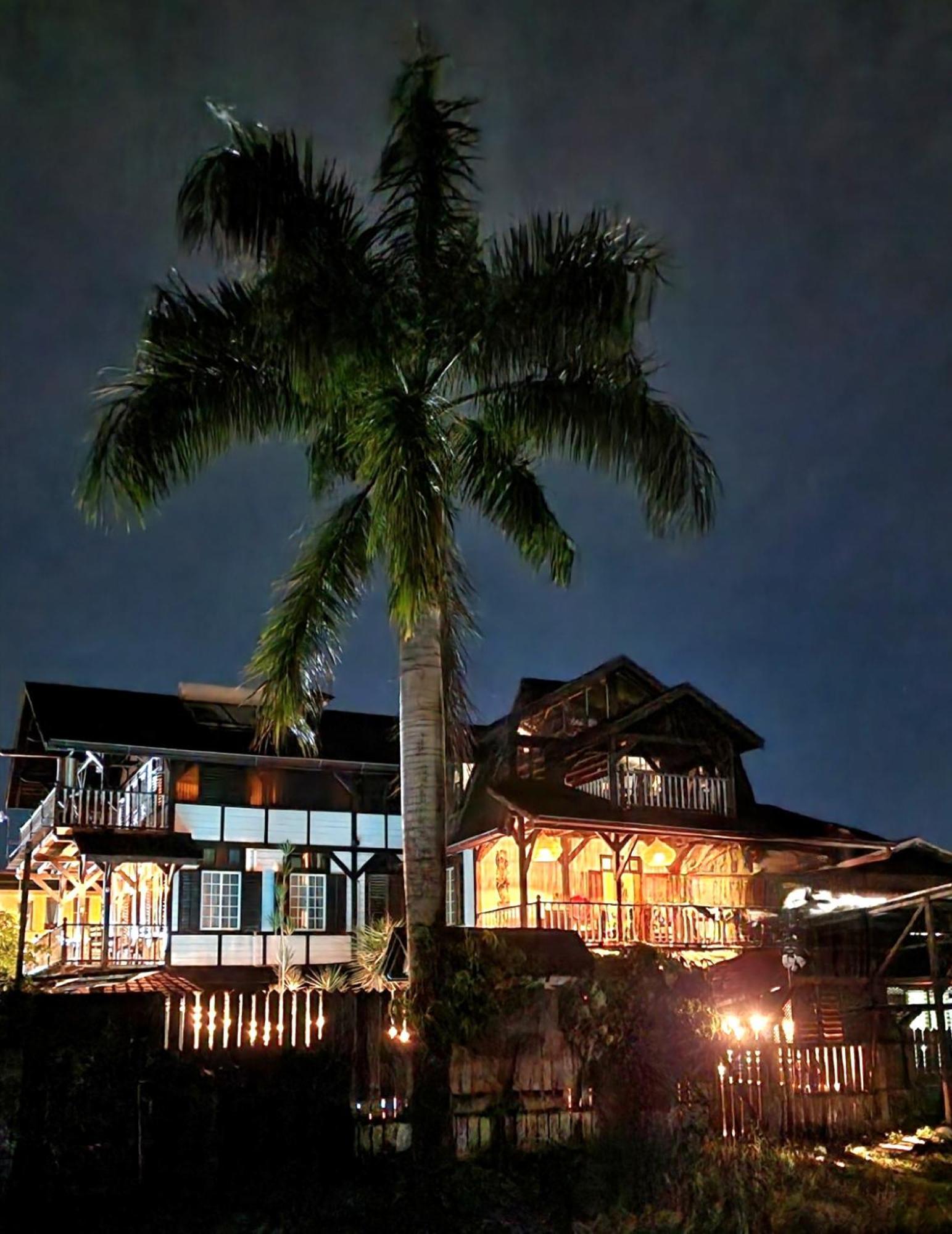 Greenheart Boutique Hotel パラマリボ エクステリア 写真