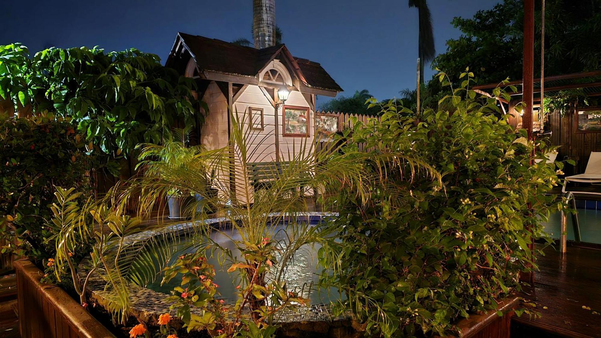 Greenheart Boutique Hotel パラマリボ エクステリア 写真